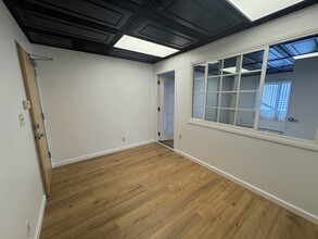 15928 Ventura Blvd, Encino, CA en alquiler Foto del edificio- Imagen 2 de 3