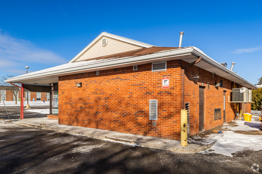 350 Viewmount Dr, Ottawa, ON en alquiler - Foto del edificio - Imagen 2 de 3