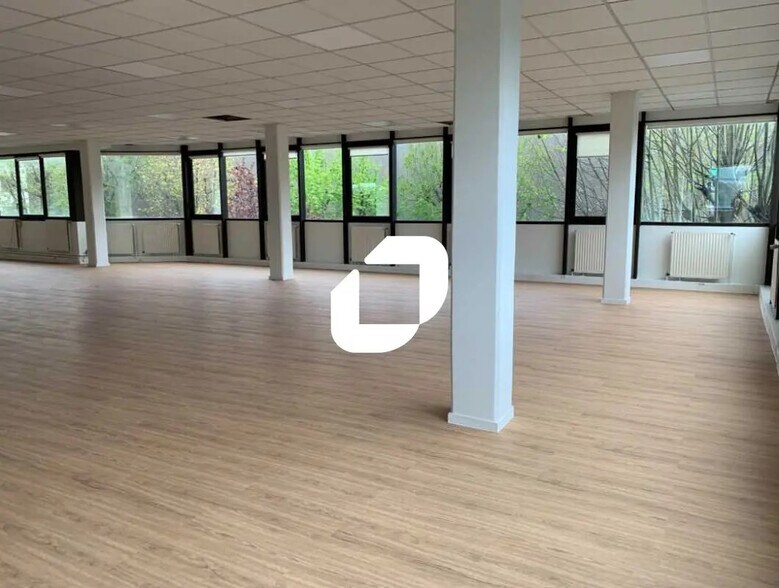 11-13 Rue Des Hautes Pâtures, Nanterre en alquiler - Foto del edificio - Imagen 3 de 9