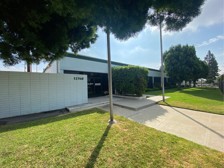 12740 San Fernando Rd, Sylmar, CA en alquiler - Foto del edificio - Imagen 1 de 1