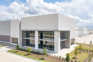 Más detalles de 10100 W Lake Houston Pky, Houston, TX - Nave en alquiler