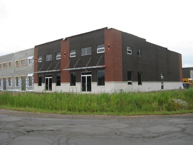 2860 Rue Du Meunier, Vaudreuil-dorion, QC en alquiler - Foto principal - Imagen 1 de 2