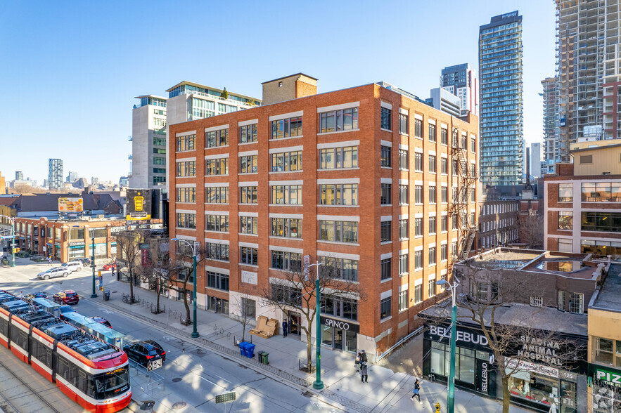 129 Spadina Ave, Toronto, ON en alquiler - Foto del edificio - Imagen 1 de 6