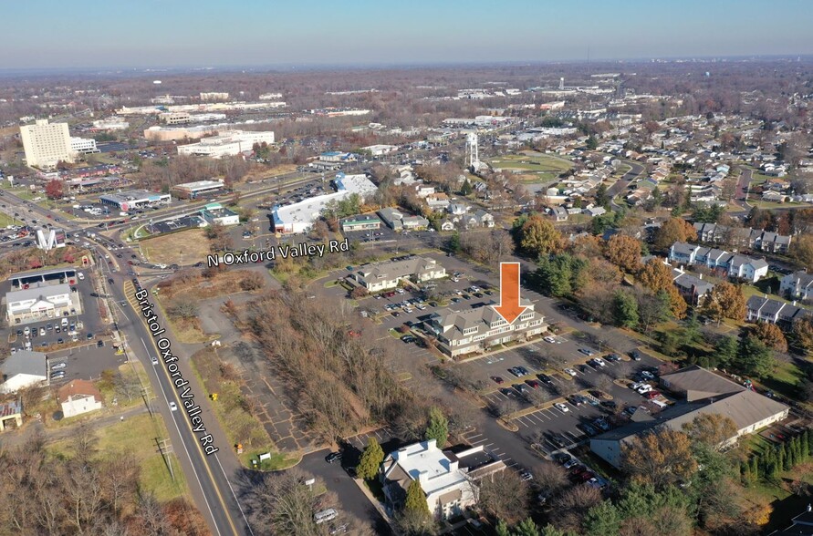 333 N Oxford Valley Rd, Fairless Hills, PA en alquiler - Vista aérea - Imagen 3 de 14