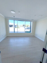 2390 NW 7th St, Miami, FL en alquiler Foto del interior- Imagen 1 de 7