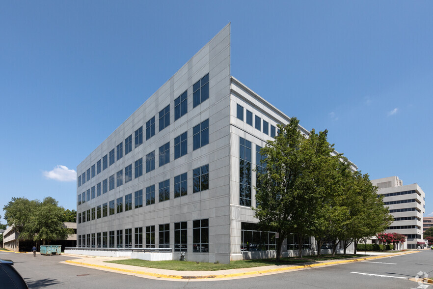 8403 Arlington Blvd, Fairfax, VA en alquiler - Foto del edificio - Imagen 1 de 3