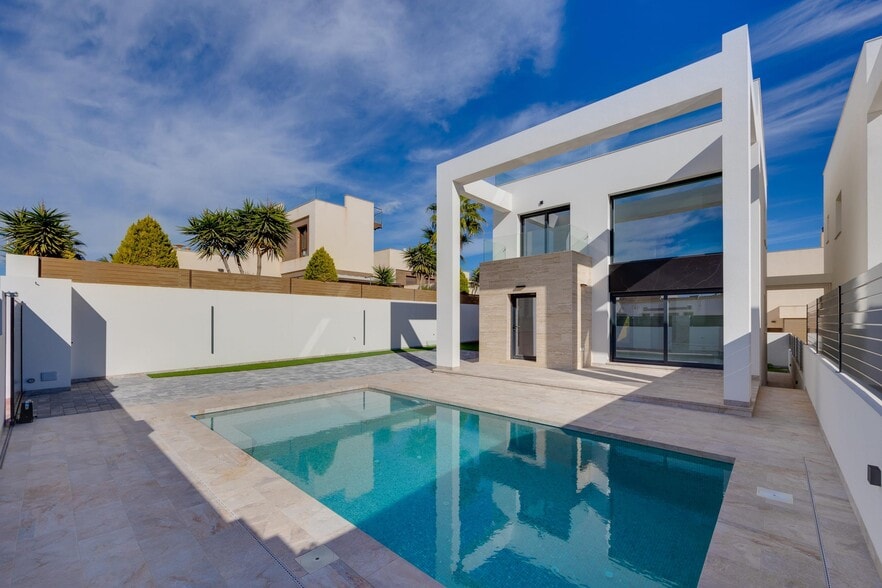 Terreno en Torrevieja, Alicante en venta - Foto del edificio - Imagen 3 de 25