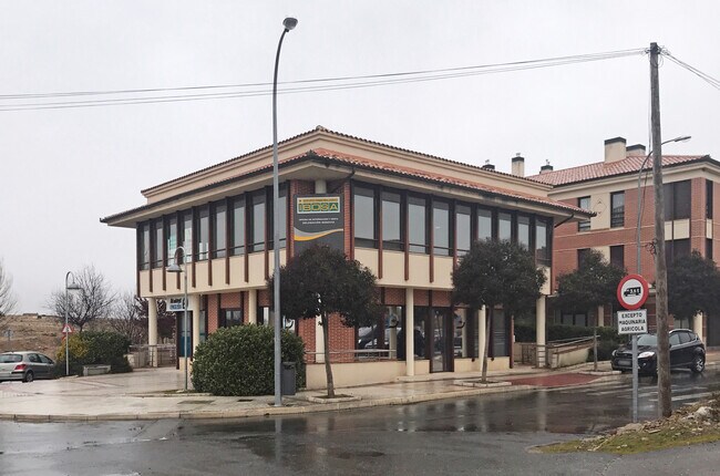 Más detalles de Camino de los Escobares, 48, La Lastrilla - Edificio residencial​ en venta