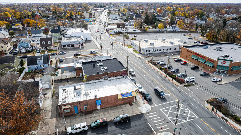 1951-1953 Grand Ave, Baldwin, NY en venta - Foto del edificio - Imagen 2 de 5