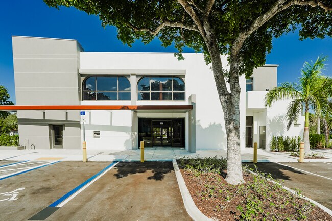Más detalles de 1000 N Federal Hwy, Boca Raton, FL - Oficina en alquiler
