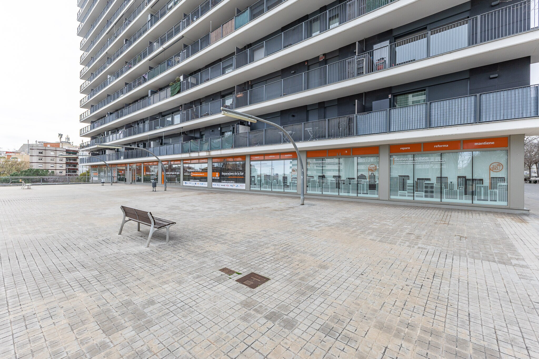 Edificio residencial en L'Hospitalet de Llobregat, Barcelona en venta Foto principal- Imagen 1 de 6