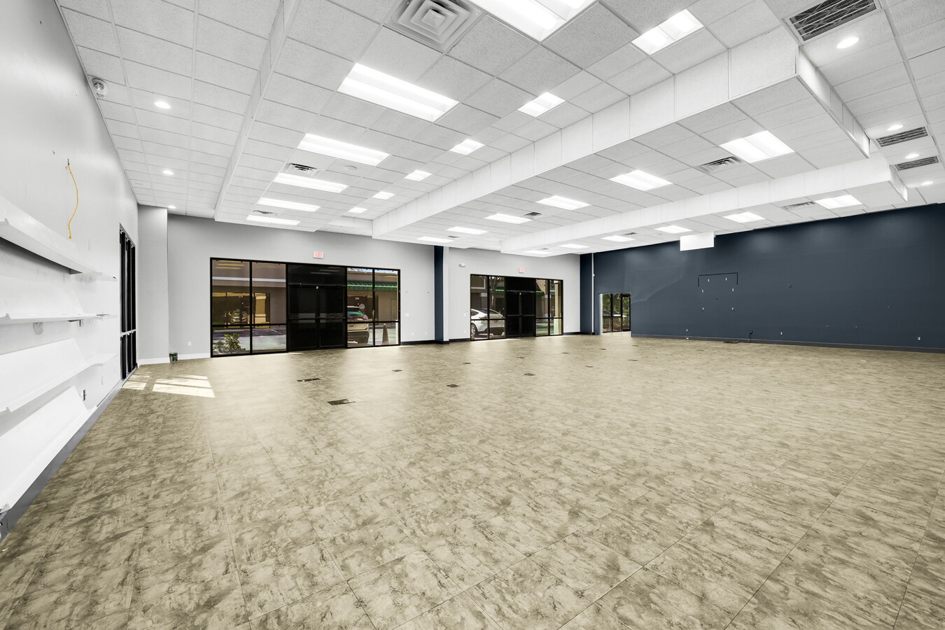 8991 Daniels Center Dr, Fort Myers, FL 33912 - Unidad 101/107 -  - Foto del interior - Image 1 of 8