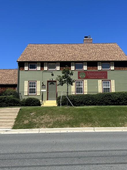 13 E Deer Park Dr, Gaithersburg, MD en alquiler - Foto del edificio - Imagen 1 de 8