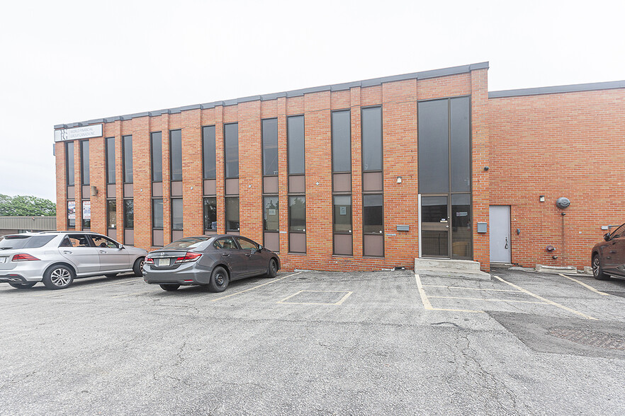 2 Shale Gate, Toronto, ON en alquiler - Foto del edificio - Imagen 3 de 37