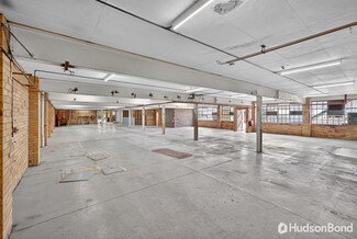 Más detalles de 12 Edinburgh St, Oakleigh South - Nave en alquiler
