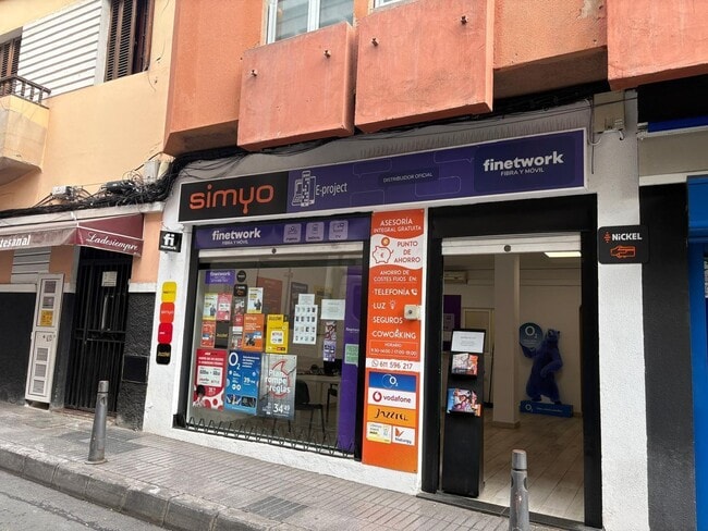 Más detalles de Calle Cirilo Moreno, 18, Las Palmas de Gran Canaria - Local en alquiler