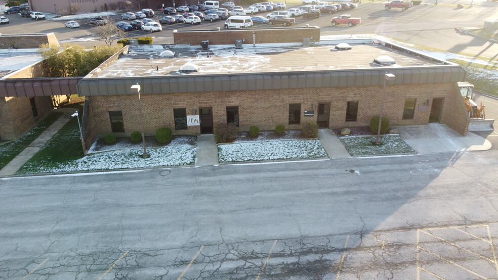 7120 Brookwood Dr, Brookfield, OH en alquiler - Foto del edificio - Imagen 2 de 11