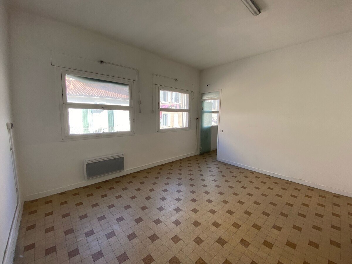 Rue Edmond Dantes, Marseille, BDR 13004 - - - Foto del interior - Image 1 of 6