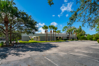 2884 Horseshoe Dr S, Naples, FL en venta Foto del edificio- Imagen 1 de 7