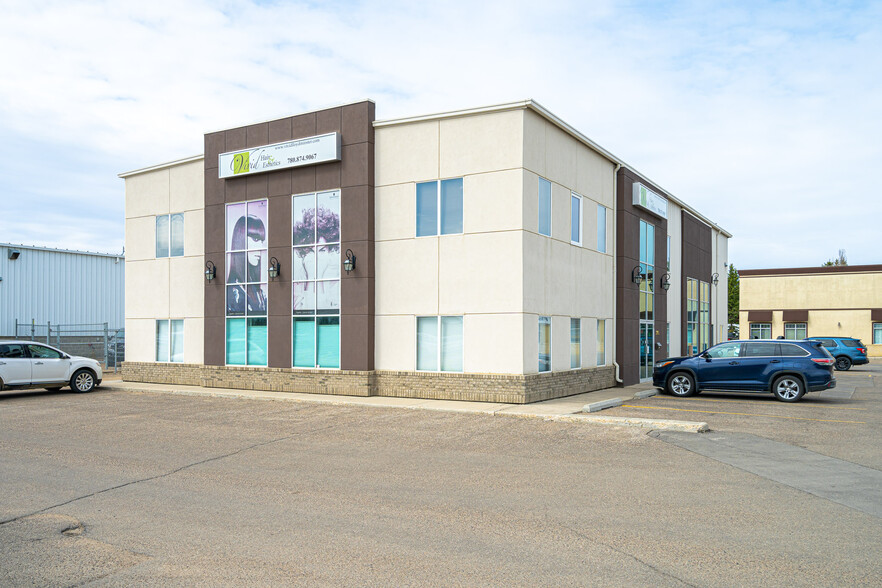 2602 50 Av, Lloydminster, AB en venta - Foto del edificio - Imagen 1 de 51