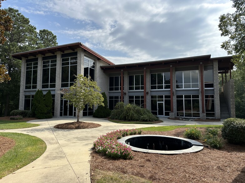 6880 Perry Creek Rd, Raleigh, NC en alquiler - Foto del edificio - Imagen 1 de 8