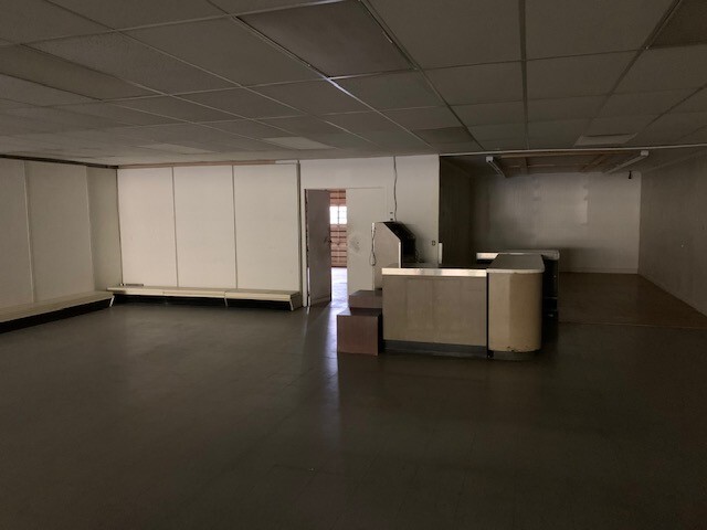 1830 52nd St SE, Calgary, AB en alquiler Foto del interior- Imagen 1 de 2