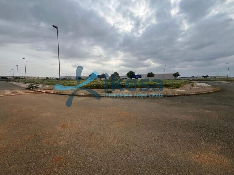 Terreno en Alcalá de Guadaíra, Sevilla en venta - Foto del edificio - Imagen 3 de 10