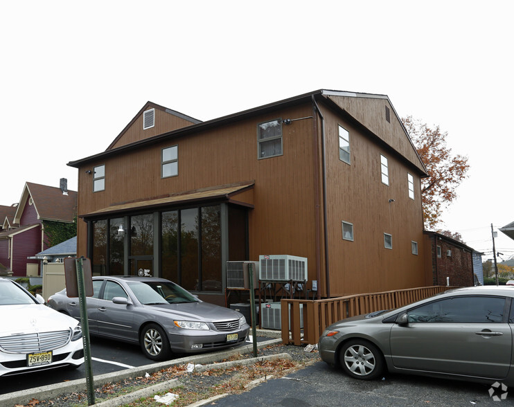 924 N Wood Ave, Linden, NJ en alquiler - Foto del edificio - Imagen 2 de 24