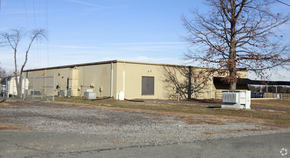 420 Hudgins Rd, Fredericksburg, VA en alquiler - Foto del edificio - Imagen 3 de 4