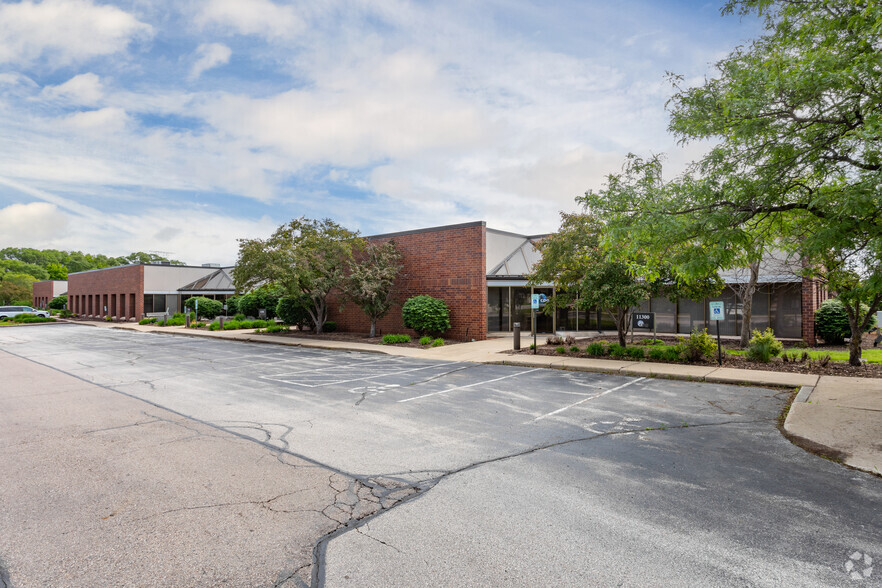 11300-11390 W Theodore Trecker Way, West Allis, WI en alquiler - Foto del edificio - Imagen 1 de 10