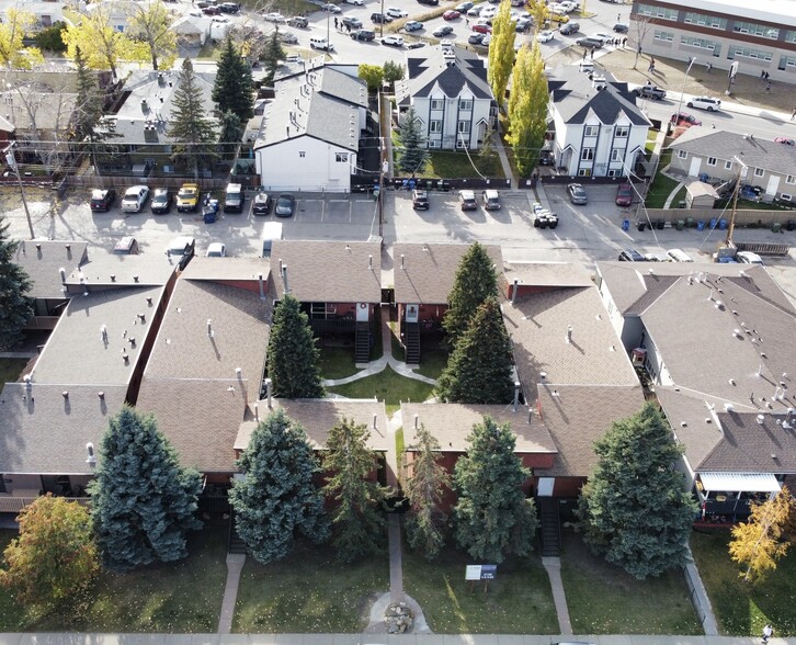 4607 73 St NW, Calgary, AB en venta - Foto del edificio - Imagen 1 de 34