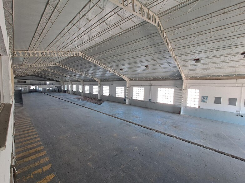 Nave en Ponferrada, León en venta - Foto del interior - Imagen 3 de 11