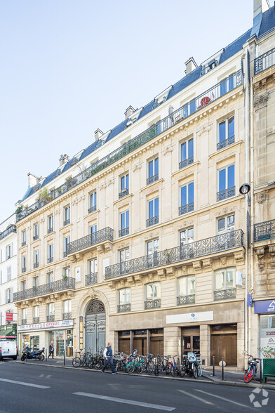 132 Rue Du Faubourg Saint-Denis, Paris en venta - Foto del edificio - Imagen 2 de 4