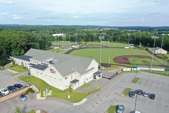 333 SW Cutoff, Northborough, MA en alquiler Foto del edificio- Imagen 2 de 13