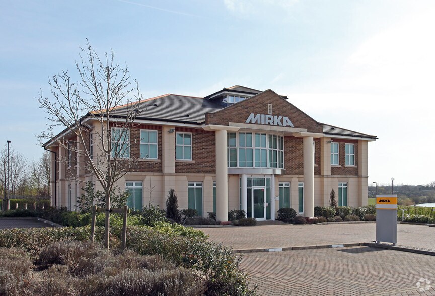 27-33 Shirwell Cres, Milton Keynes en alquiler - Foto del edificio - Imagen 3 de 8