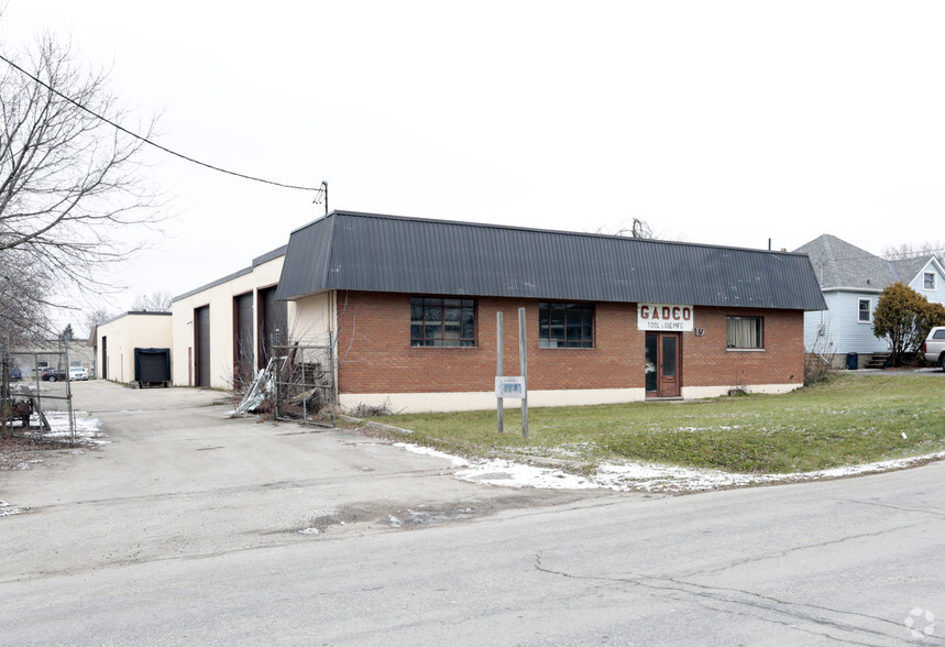 19 Schweitzer St, Kitchener, ON en venta - Foto principal - Imagen 1 de 2