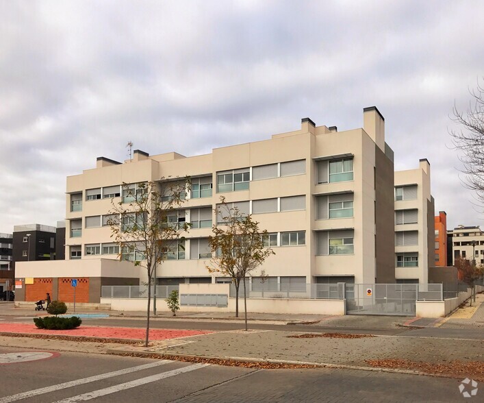 Calle Beatriz Galindo, 7, Torrejón De Ardoz, Madrid en alquiler - Foto del edificio - Imagen 2 de 2