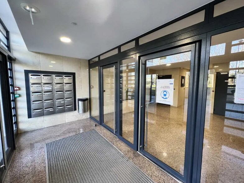 Oficina en Évry en alquiler - Vestíbulo - Imagen 1 de 2