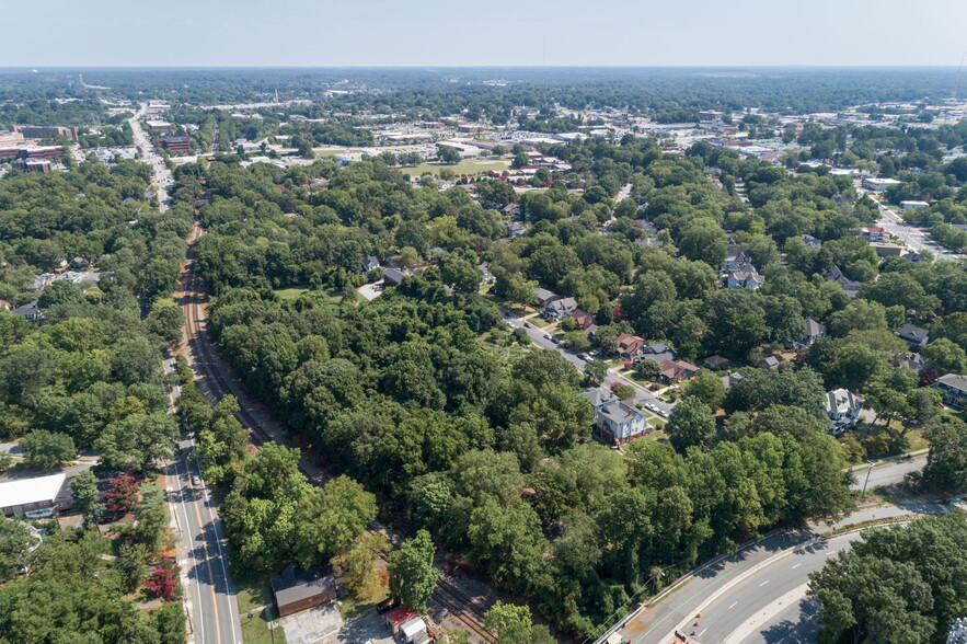 677 Chestnut St, Greensboro, NC en venta - Foto del edificio - Imagen 2 de 8