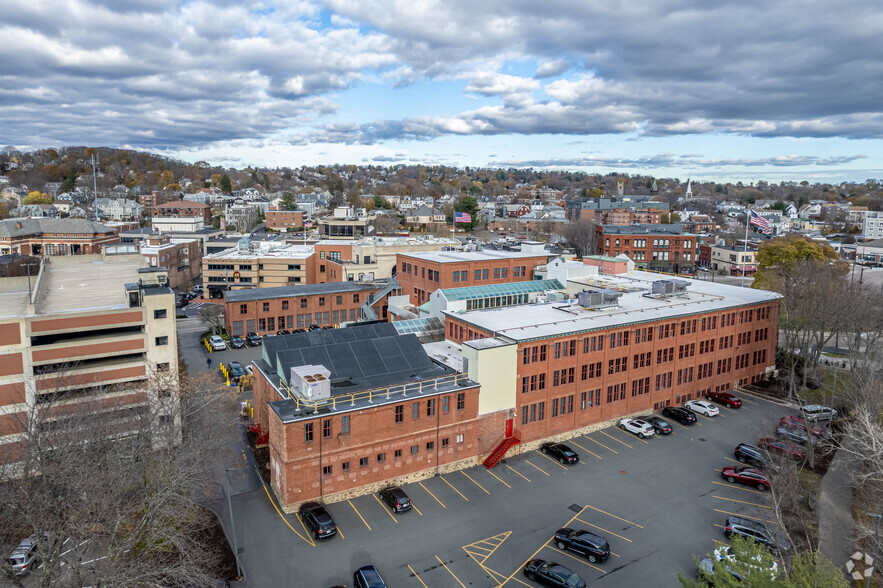 9 Galen St, Watertown, MA en alquiler - Foto del edificio - Imagen 3 de 8