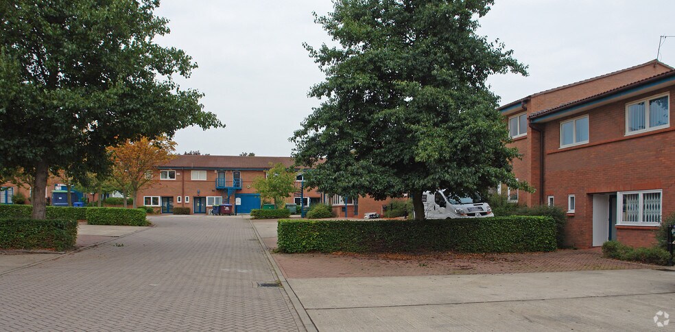 Crown Hl, Milton Keynes en alquiler - Foto del edificio - Imagen 3 de 4