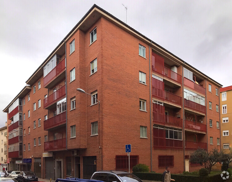 Calle Virgen de las Angustias, 37, Ávila, Ávila en alquiler - Foto del edificio - Imagen 2 de 2