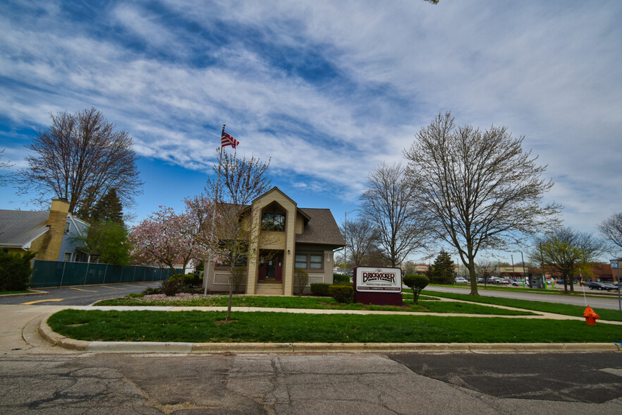 849 N Ellsworth St, Naperville, IL en venta - Foto del edificio - Imagen 2 de 25