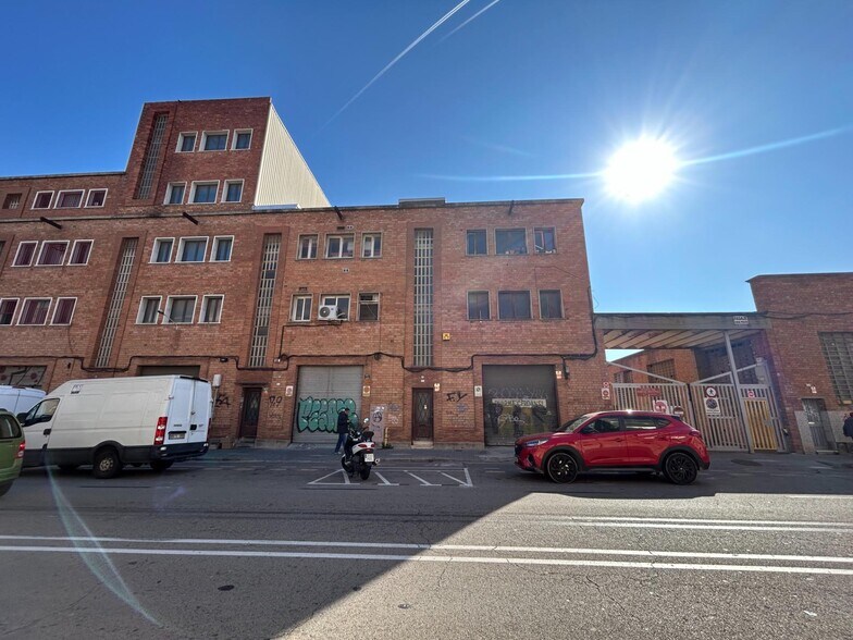 Nave en L'Hospitalet de Llobregat, Barcelona en venta - Foto del edificio - Imagen 1 de 9