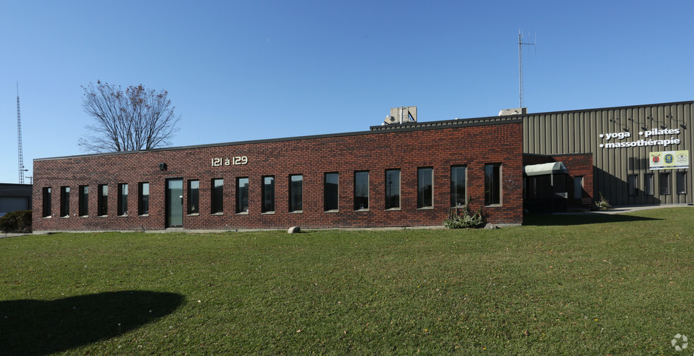 121-129 Rue Jean-Proulx, Gatineau, QC en alquiler - Foto del edificio - Imagen 2 de 7