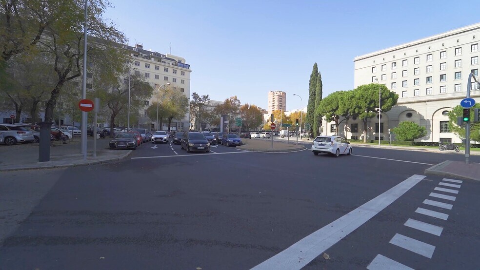 Edificio residencial en Madrid, Madrid en venta - Vídeo de anuncio comercial - Imagen 2 de 2