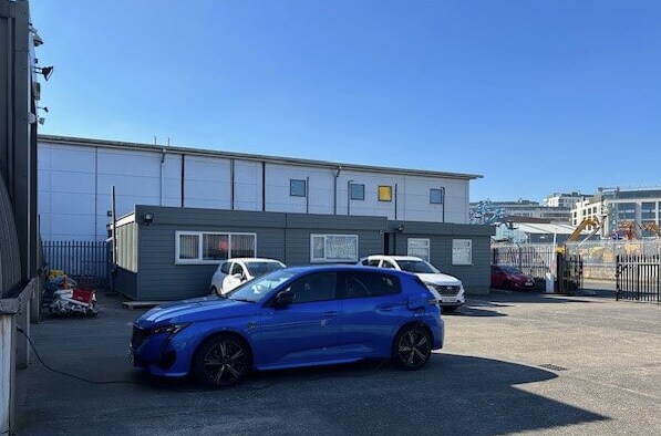 Old Channel Road Titanic Quarter cartera de 3 inmuebles en venta en LoopNet.es - Foto principal - Imagen 2 de 3