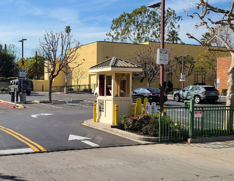 603 S Lake Ave, Pasadena, CA en alquiler - Foto del edificio - Imagen 1 de 12