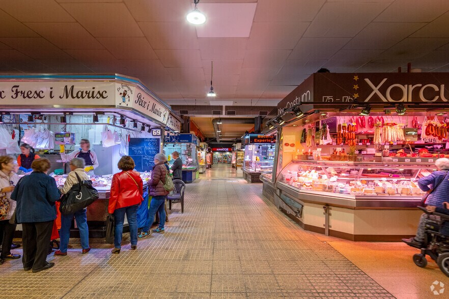 Carrer de la Creu Coberta, 93, Barcelona, Barcelona en venta - Foto del edificio - Imagen 2 de 6
