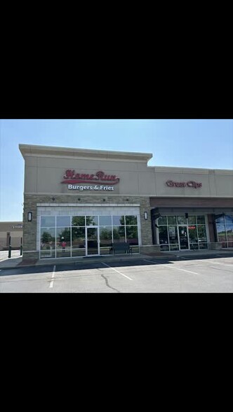 12949 Shelbyville Rd, Louisville, KY en alquiler - Vídeo de anuncio comercial - Imagen 2 de 5